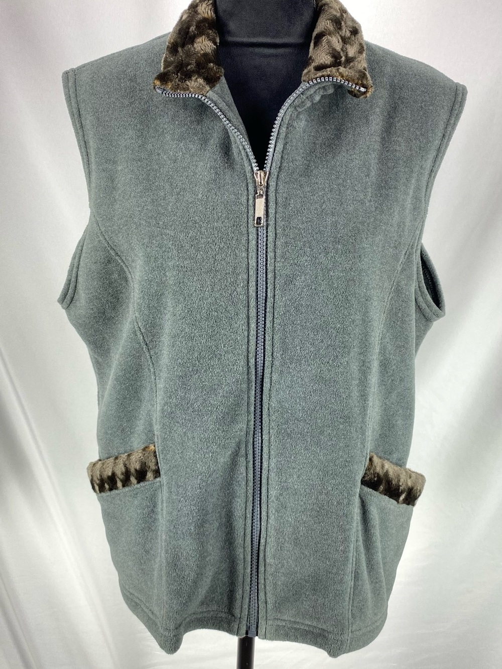 Wooly Bully Wear Colorado Women’s XL Gray Fleece Vest Faux Fur Collar Pockets